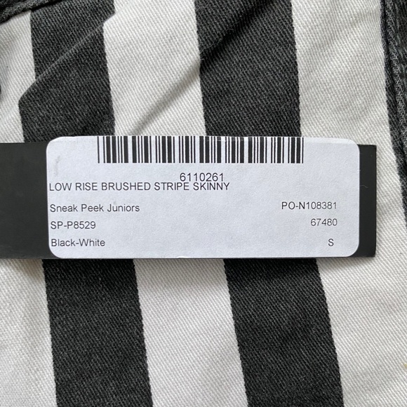 Sneak peek striped pants - Picture 8 of 10